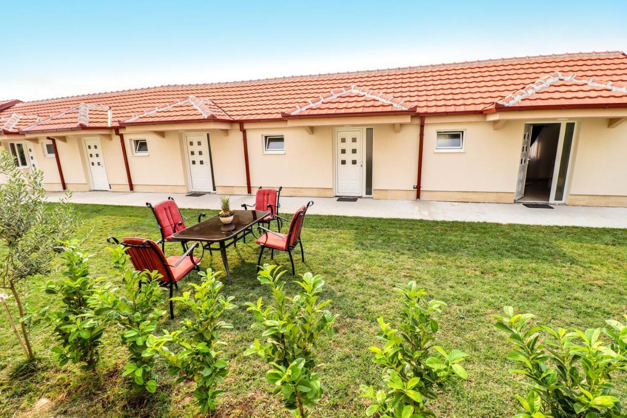 Simo Apartments Airport بودغوريتْسا المظهر الخارجي الصورة